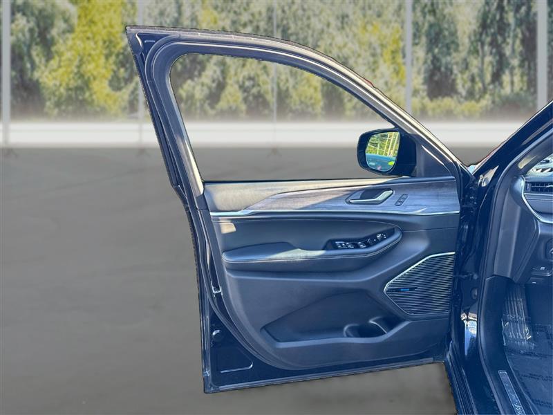 Jeep Grand Cherokee photo 20