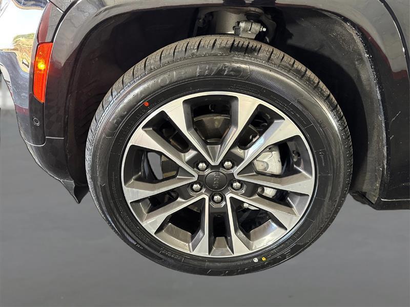 Jeep Grand Cherokee photo 24