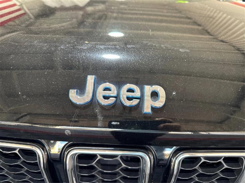 Jeep Grand Cherokee photo 25