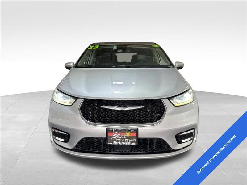 Chrysler Pacifica Touring L 2023