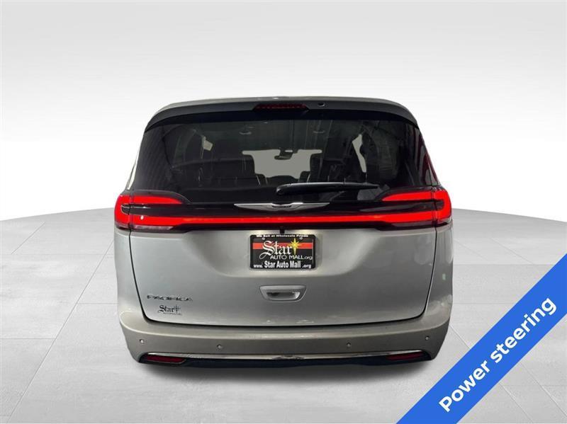 Chrysler Pacifica Touring L 2023