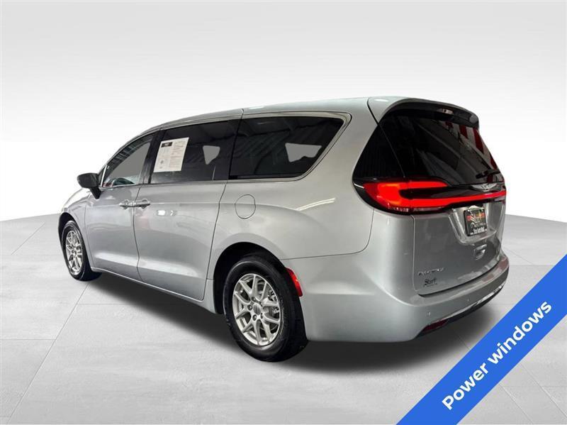 Chrysler Pacifica Touring L 2023