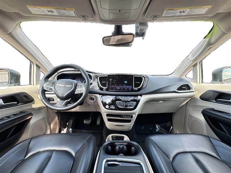 Chrysler Pacifica Touring L 2023