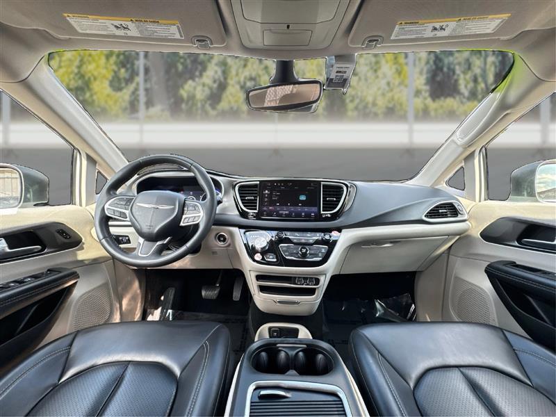 Chrysler Pacifica Touring L 2023