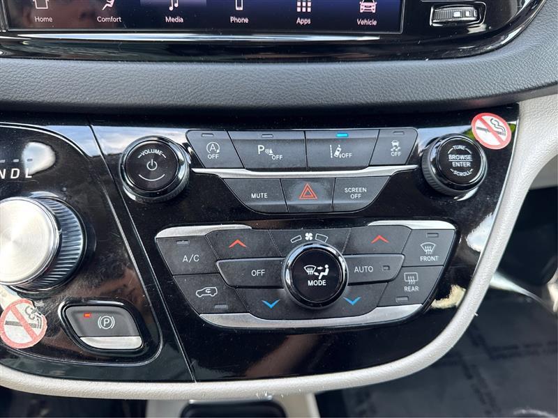 Chrysler Pacifica Touring L 2023
