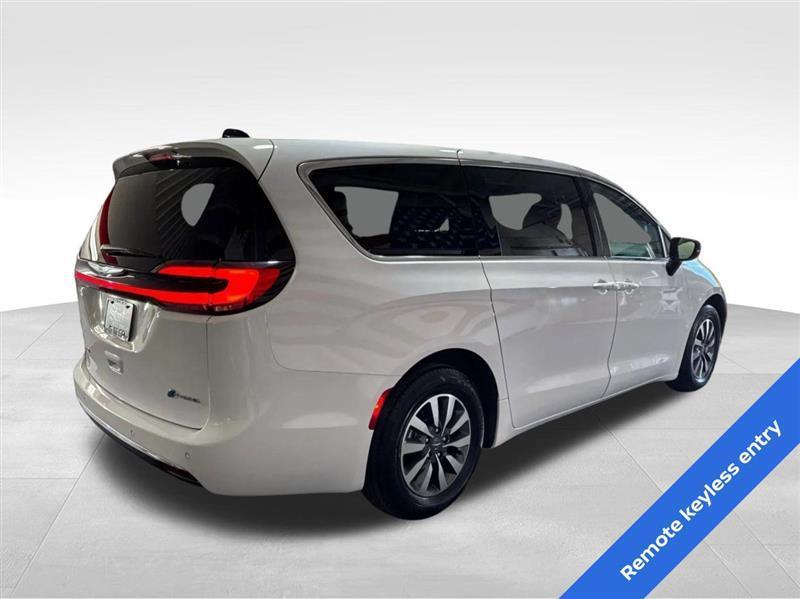 Chrysler Pacifica Hybrid Select 2024