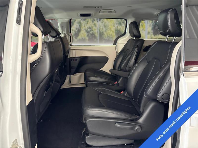 Chrysler Pacifica Hybrid Select 2024