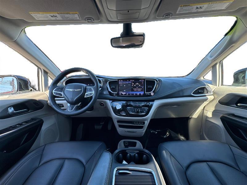 Chrysler Pacifica Hybrid Select 2024