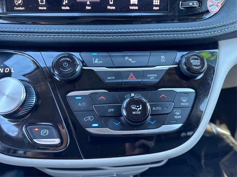 Chrysler Pacifica Hybrid Select 2024
