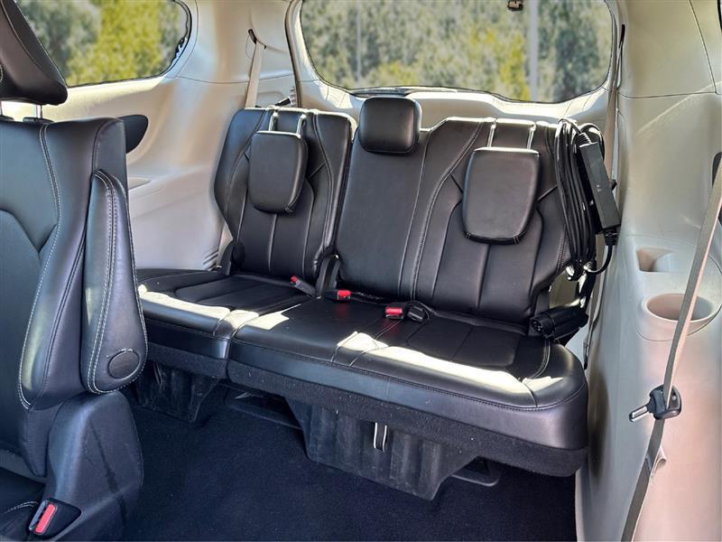 Chrysler Pacifica Hybrid Select 2024