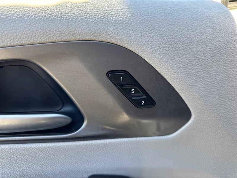 Chrysler Pacifica Hybrid Select 2024
