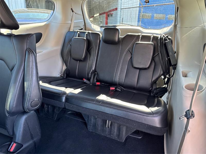 Chrysler Pacifica Hybrid Select 2024
