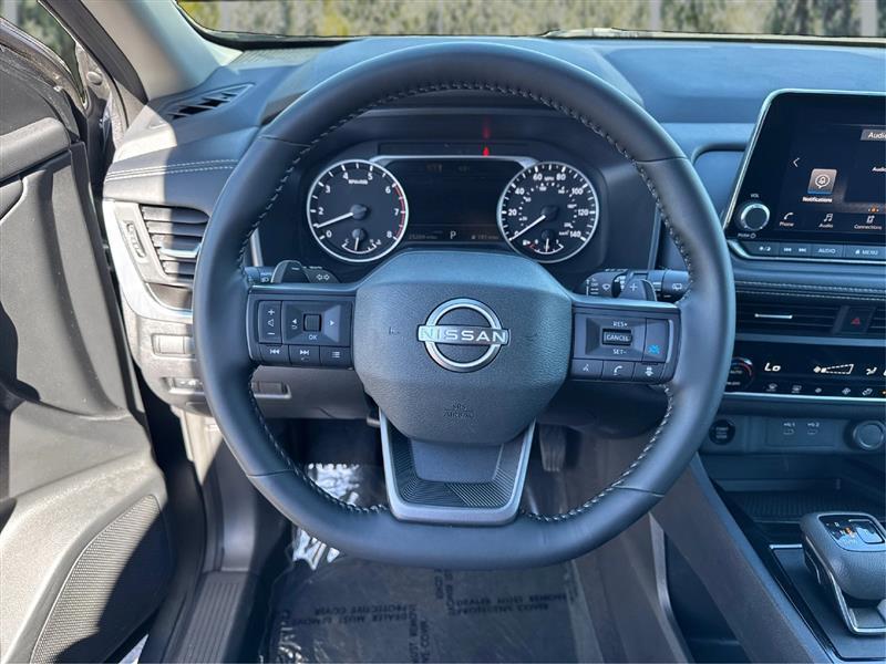 Nissan Rogue photo 18