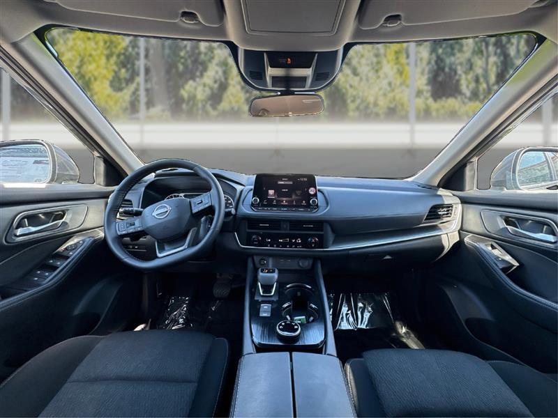 Nissan Rogue photo 24