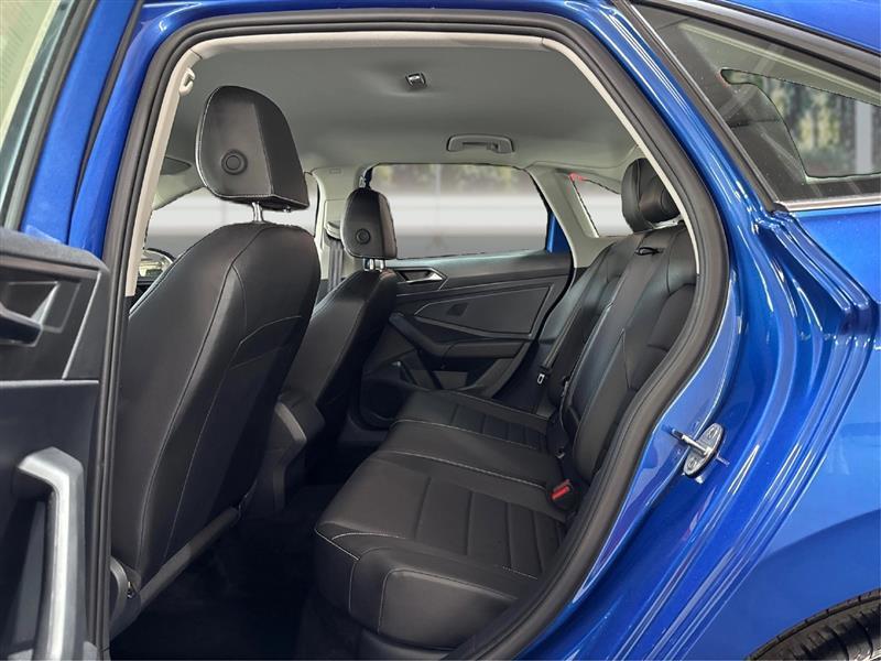 Volkswagen Jetta SE 2024