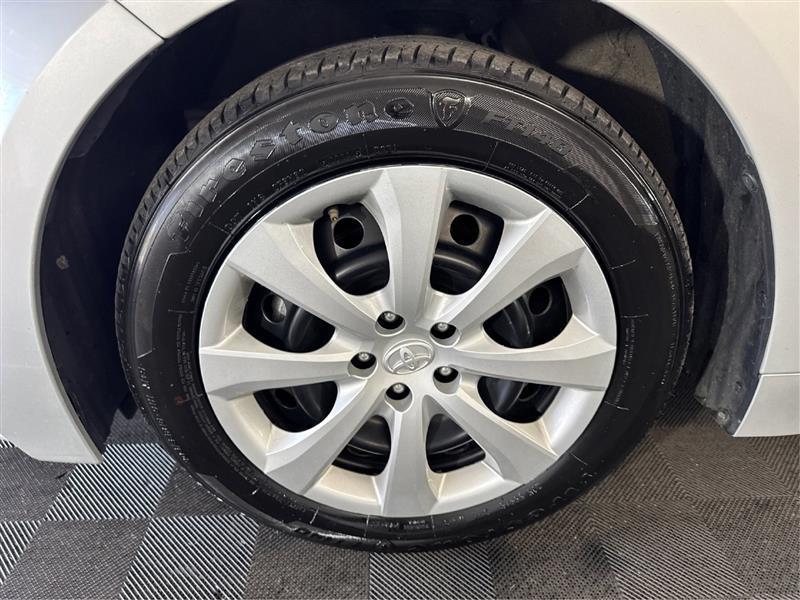 Toyota Corolla LE 2024