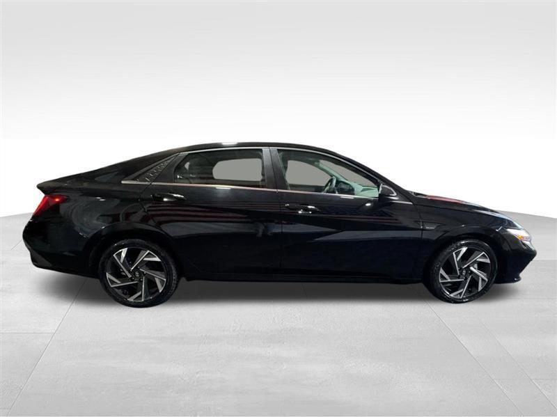 Hyundai Elantra SEL Convenience 2025