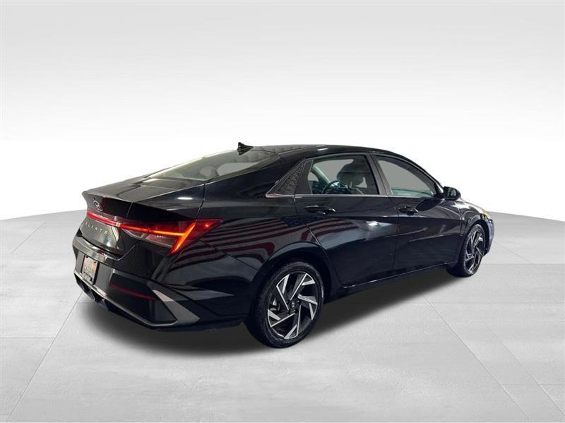 Hyundai Elantra SEL Convenience 2025