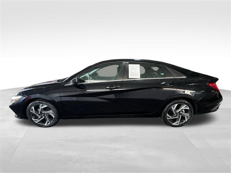 Hyundai Elantra SEL Convenience 2025