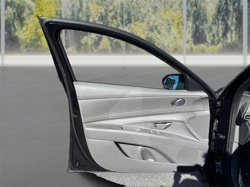 Hyundai Elantra SEL Convenience 2025