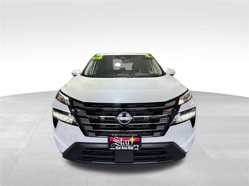 Nissan Rogue photo 2