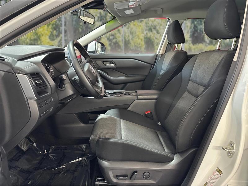 Nissan Rogue photo 9