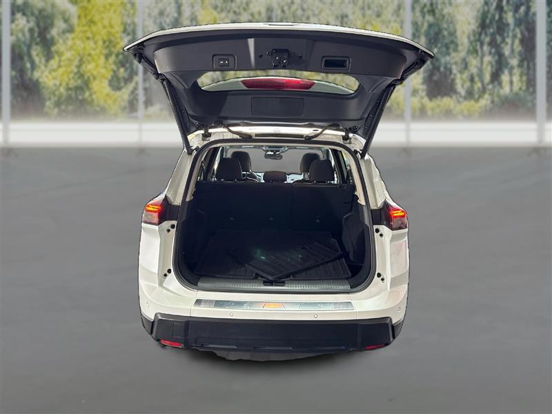 Nissan Rogue photo 13