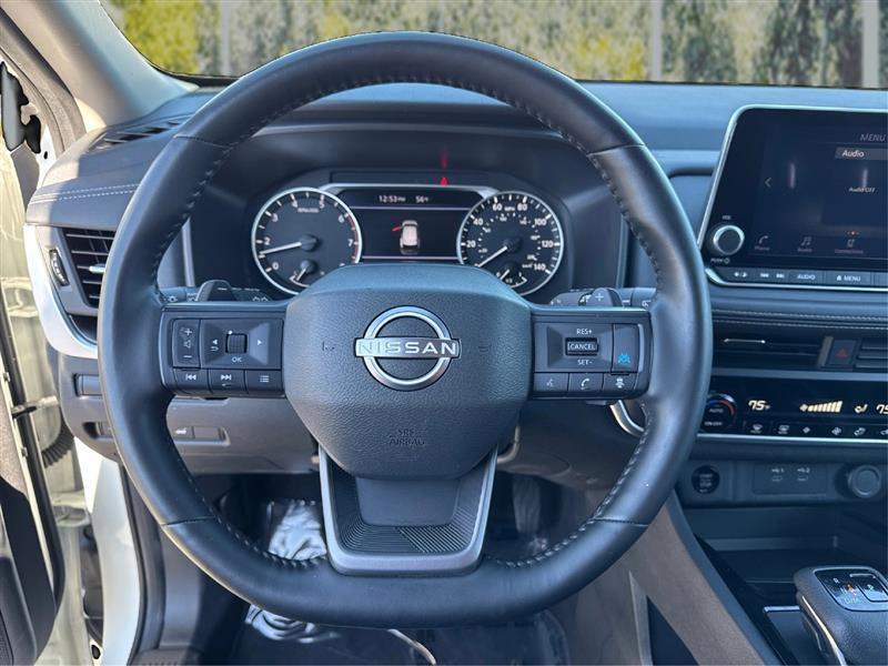 Nissan Rogue photo 18