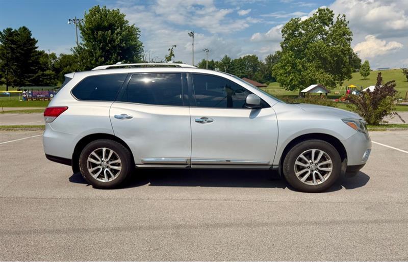 Nissan Pathfinder S 2WD 2013
