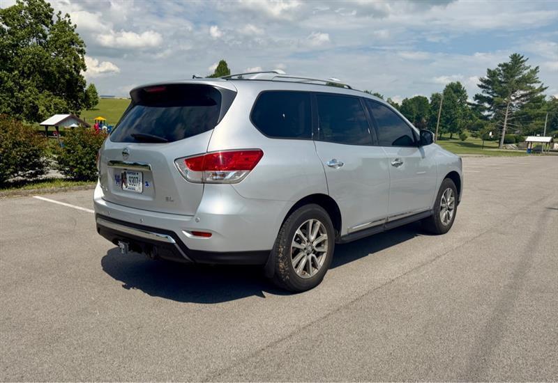 Nissan Pathfinder S 2WD 2013