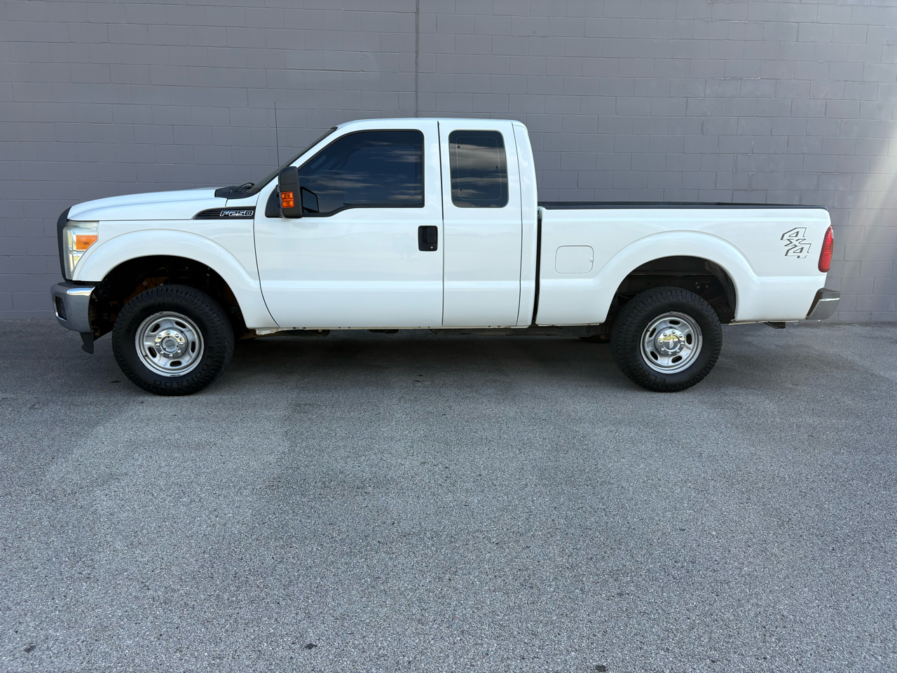 Ford Super Duty F-250 SRW 4WD SuperCab 142" XL 2012 Ford Super Duty F-250 SRW 4WD SuperCab 142" XL 2012