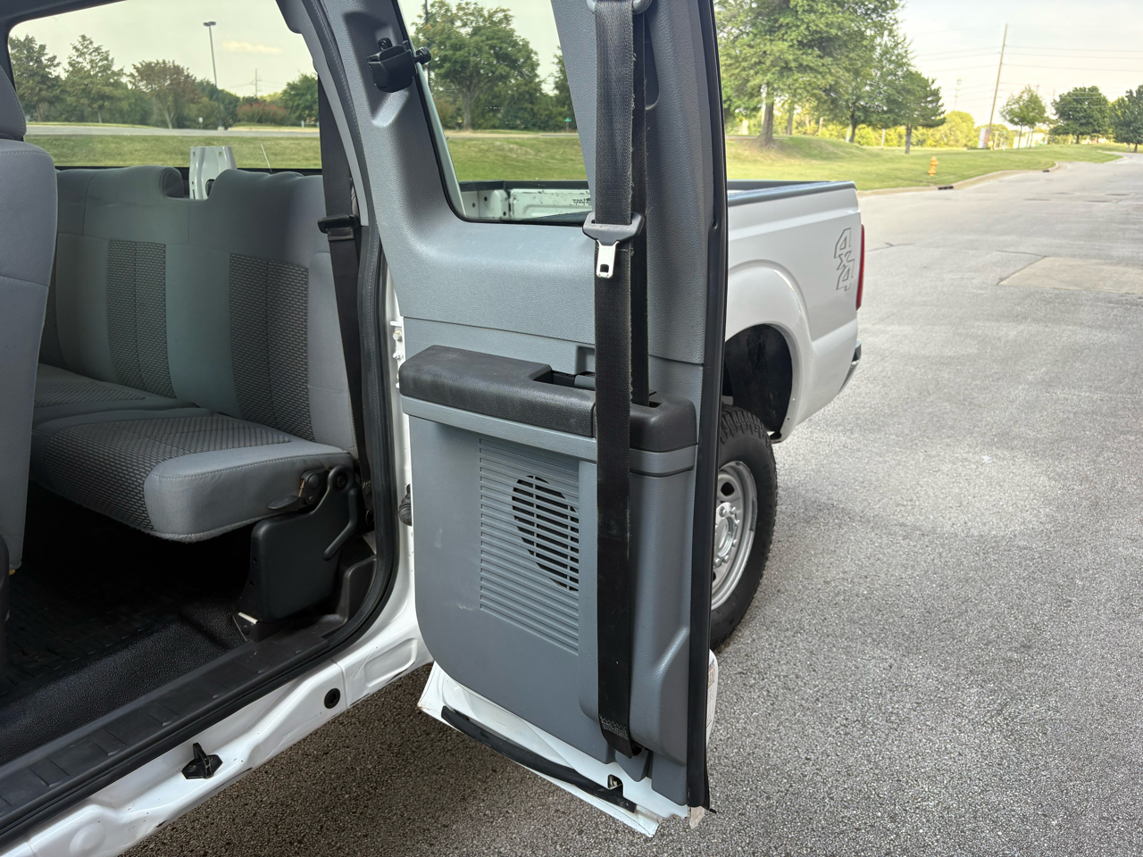 Ford Super Duty F-250 SRW 4WD SuperCab 142" XL 2012 Ford Super Duty F-250 SRW 4WD SuperCab 142" XL 2012