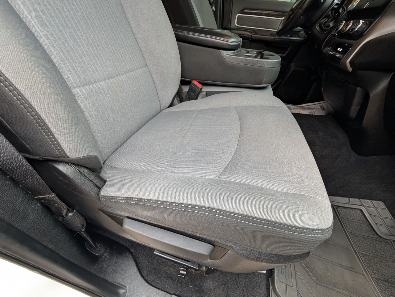 RAM 2500 Big Horn 4x4 Crew Cab 8' Box 2019 RAM 2500 Big Horn 4x4 Crew Cab 8' Box 2019