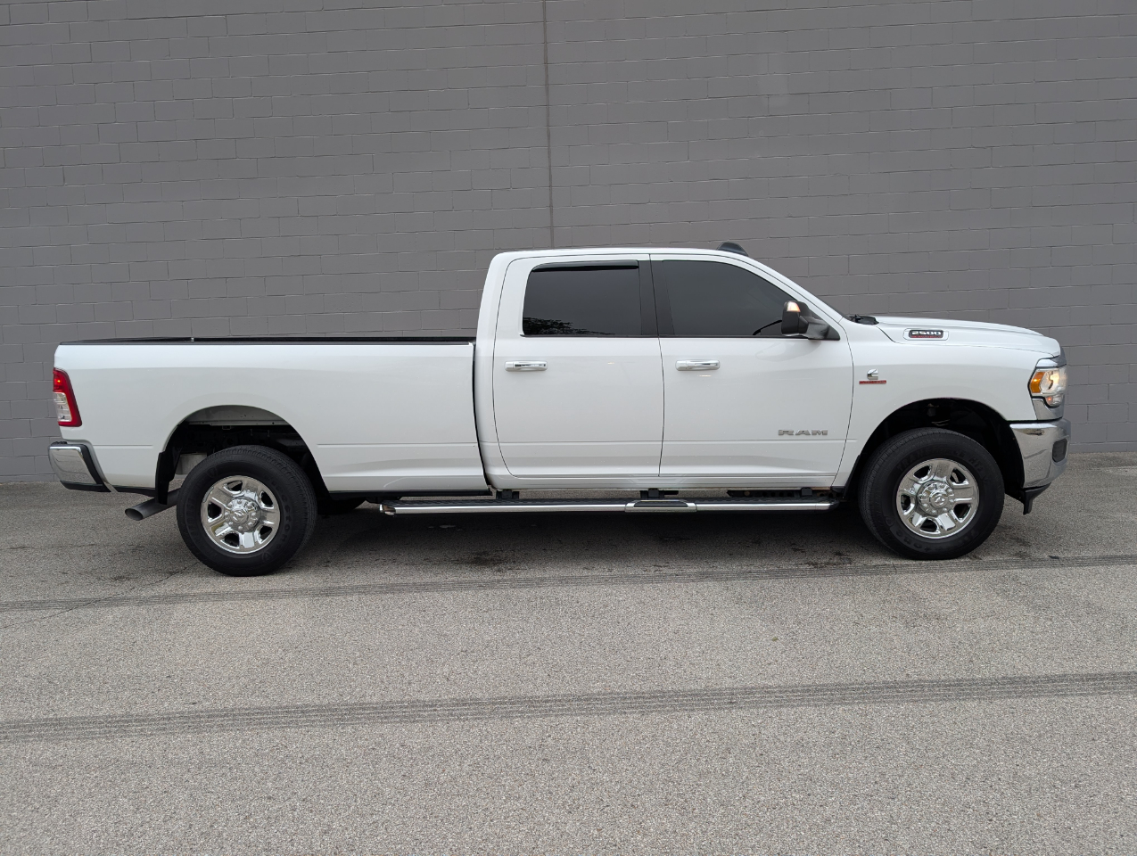 RAM 2500 Big Horn 4x4 Crew Cab 8' Box 2019 RAM 2500 Big Horn 4x4 Crew Cab 8' Box 2019