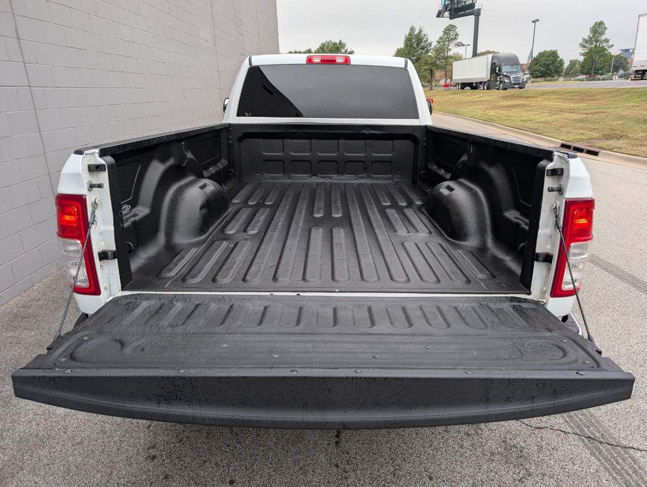 RAM 2500 Big Horn 4x4 Crew Cab 8' Box 2019 RAM 2500 Big Horn 4x4 Crew Cab 8' Box 2019