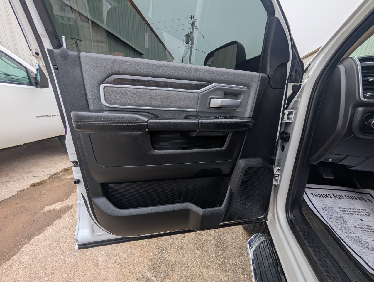 RAM 2500 Big Horn 4x4 Crew Cab 8' Box 2019 RAM 2500 Big Horn 4x4 Crew Cab 8' Box 2019