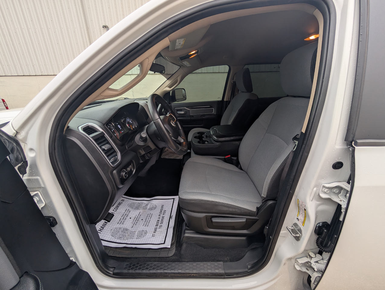 RAM 2500 Big Horn 4x4 Crew Cab 8' Box 2019 RAM 2500 Big Horn 4x4 Crew Cab 8' Box 2019