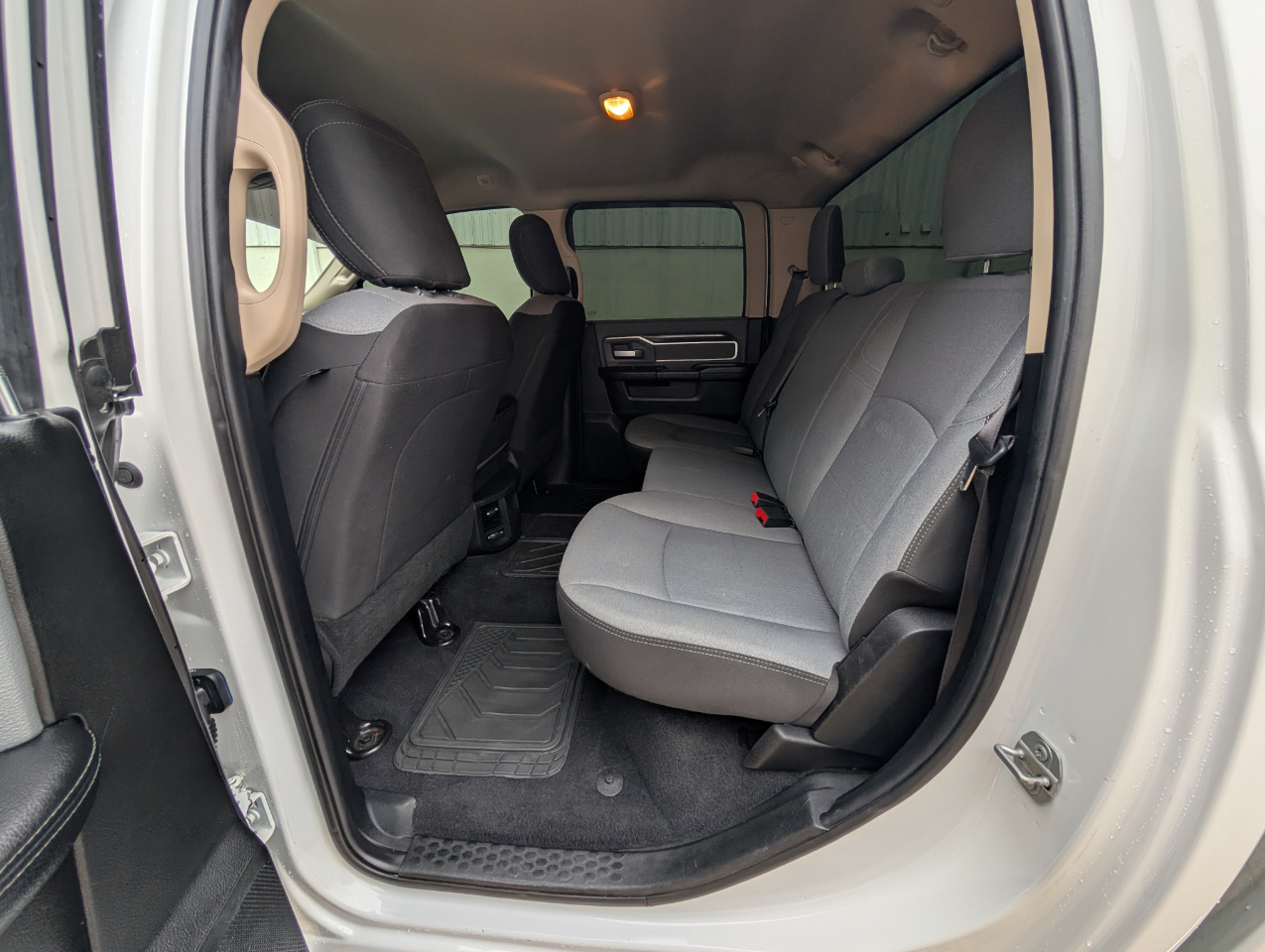 RAM 2500 Big Horn 4x4 Crew Cab 8' Box 2019 RAM 2500 Big Horn 4x4 Crew Cab 8' Box 2019