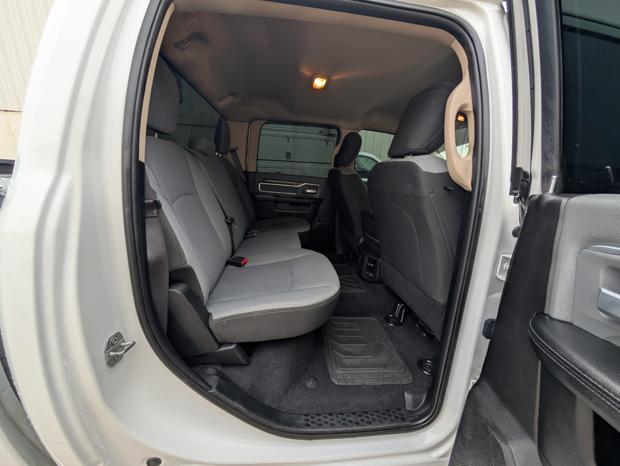 RAM 2500 Big Horn 4x4 Crew Cab 8' Box 2019 RAM 2500 Big Horn 4x4 Crew Cab 8' Box 2019