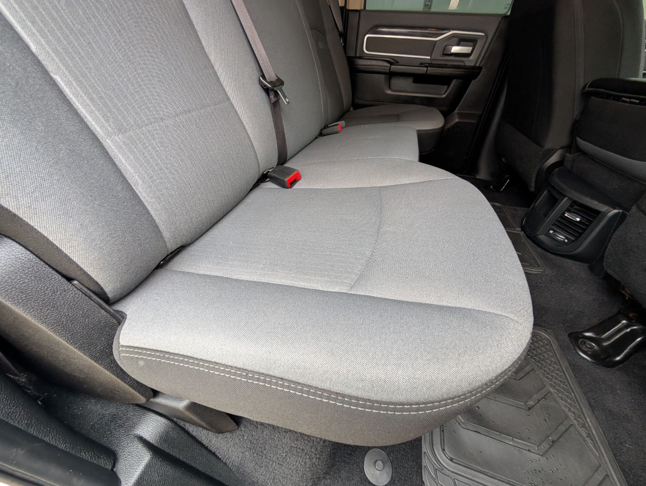 RAM 2500 Big Horn 4x4 Crew Cab 8' Box 2019 RAM 2500 Big Horn 4x4 Crew Cab 8' Box 2019