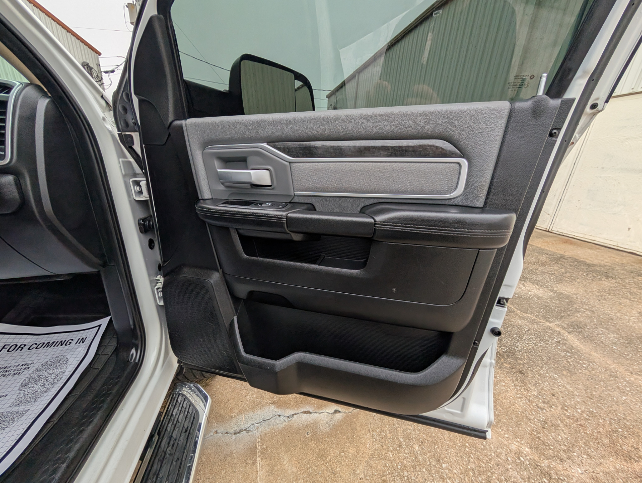 RAM 2500 Big Horn 4x4 Crew Cab 8' Box 2019 RAM 2500 Big Horn 4x4 Crew Cab 8' Box 2019