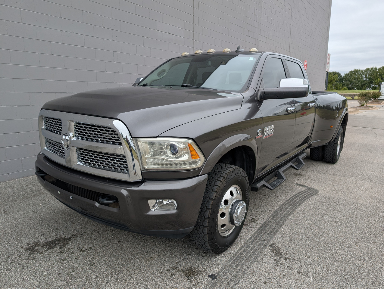 RAM 3500 4WD Crew Cab 169" Laramie 2014 RAM 3500 4WD Crew Cab 169" Laramie 2014