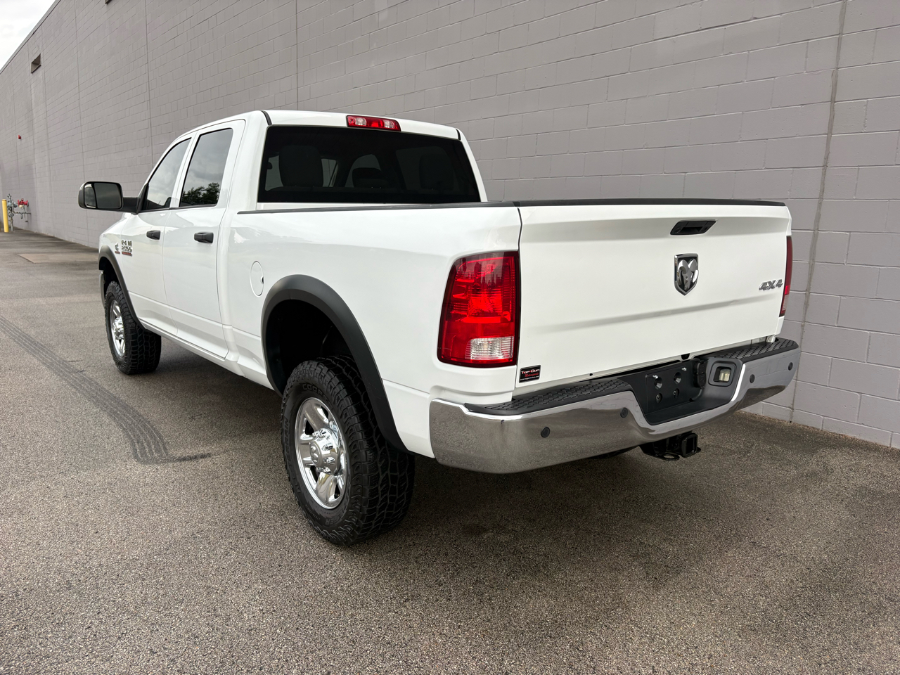 RAM 2500 Tradesman 4x4 Crew Cab 6'4" Box 2018 RAM 2500 Tradesman 4x4 Crew Cab 6'4" Box 2018
