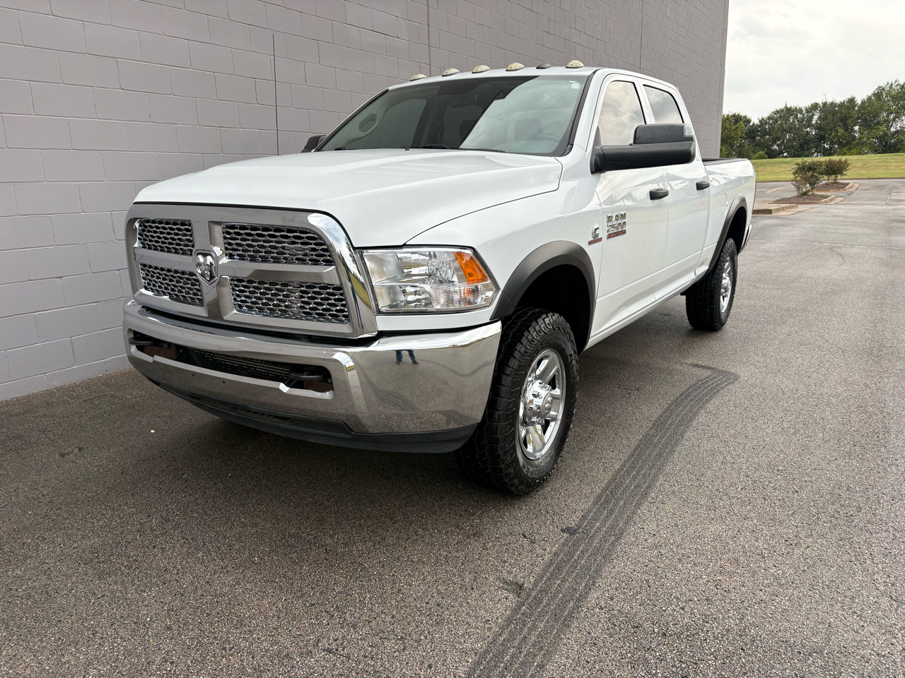 RAM 2500 Tradesman 4x4 Crew Cab 6'4" Box 2018 RAM 2500 Tradesman 4x4 Crew Cab 6'4" Box 2018
