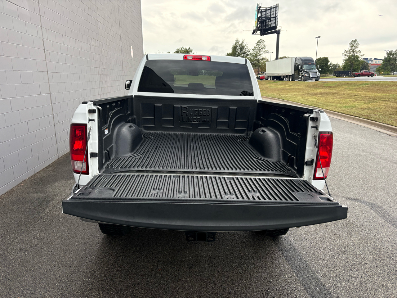 RAM 2500 Tradesman 4x4 Crew Cab 6'4" Box 2018 RAM 2500 Tradesman 4x4 Crew Cab 6'4" Box 2018