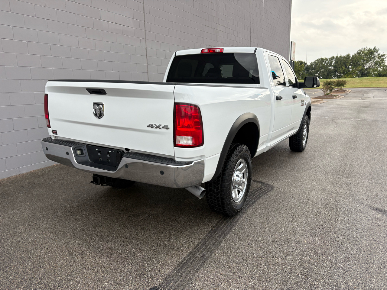 RAM 2500 Tradesman 4x4 Crew Cab 6'4" Box 2018 RAM 2500 Tradesman 4x4 Crew Cab 6'4" Box 2018