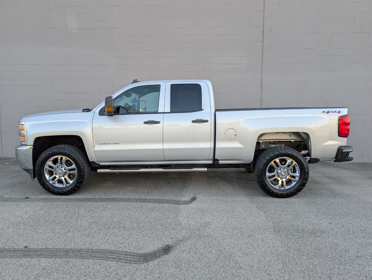 Chevrolet Silverado 2500HD 4WD Double Cab 144.2" Work Truck 2016 Chevrolet Silverado 2500HD 4WD Double Cab 144.2" Work Truck 2016