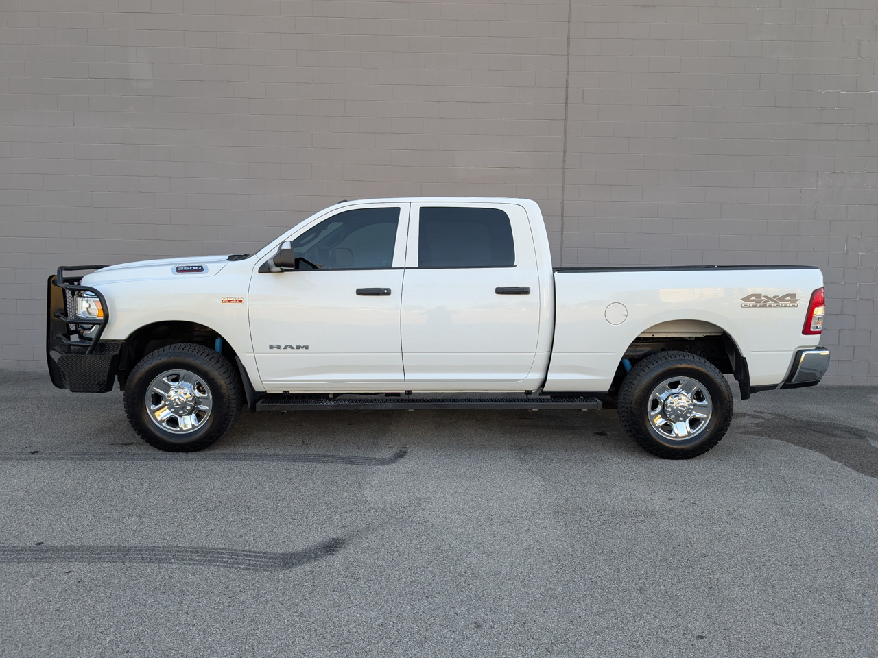 2022 Ram 2500 Tradesman photo 2