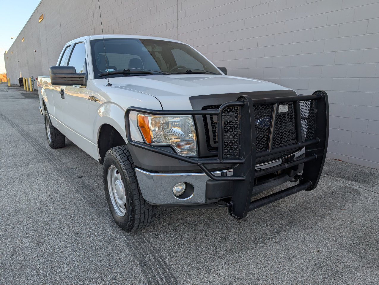 2013 Ford F-150 4WD SuperCab 145" XL