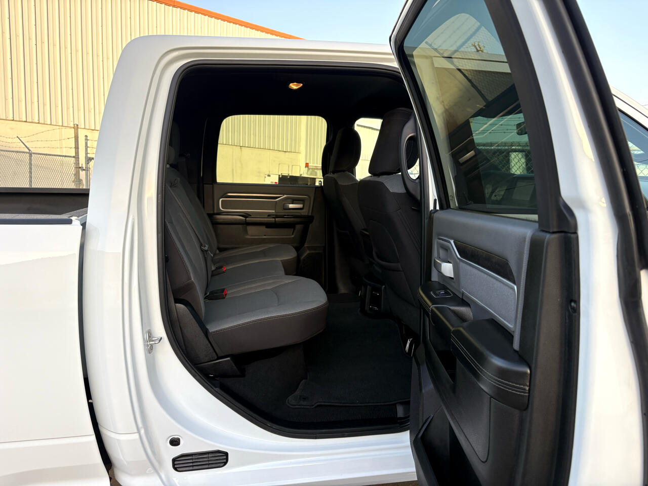 RAM 2500 Lone Star 4x4 Crew Cab 6'4" Box 2023